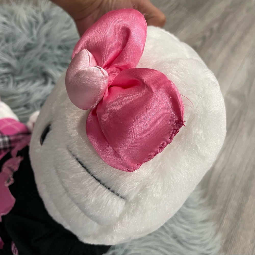 BUILD A BEAR|HELLO KITTY heart bow w/plaid Scotty dog outfit & skecher sneakers - Picture 5 of 15